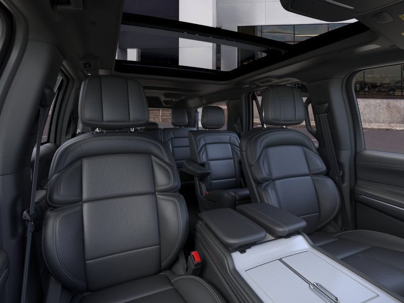New 2025 Lincoln Navigator L Reserve w/ Jet Appearance Package AWD/4WD image 10
