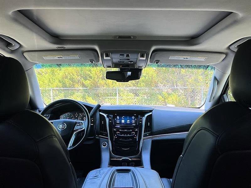 Used 2015 Cadillac Escalade Luxury RWD image 45
