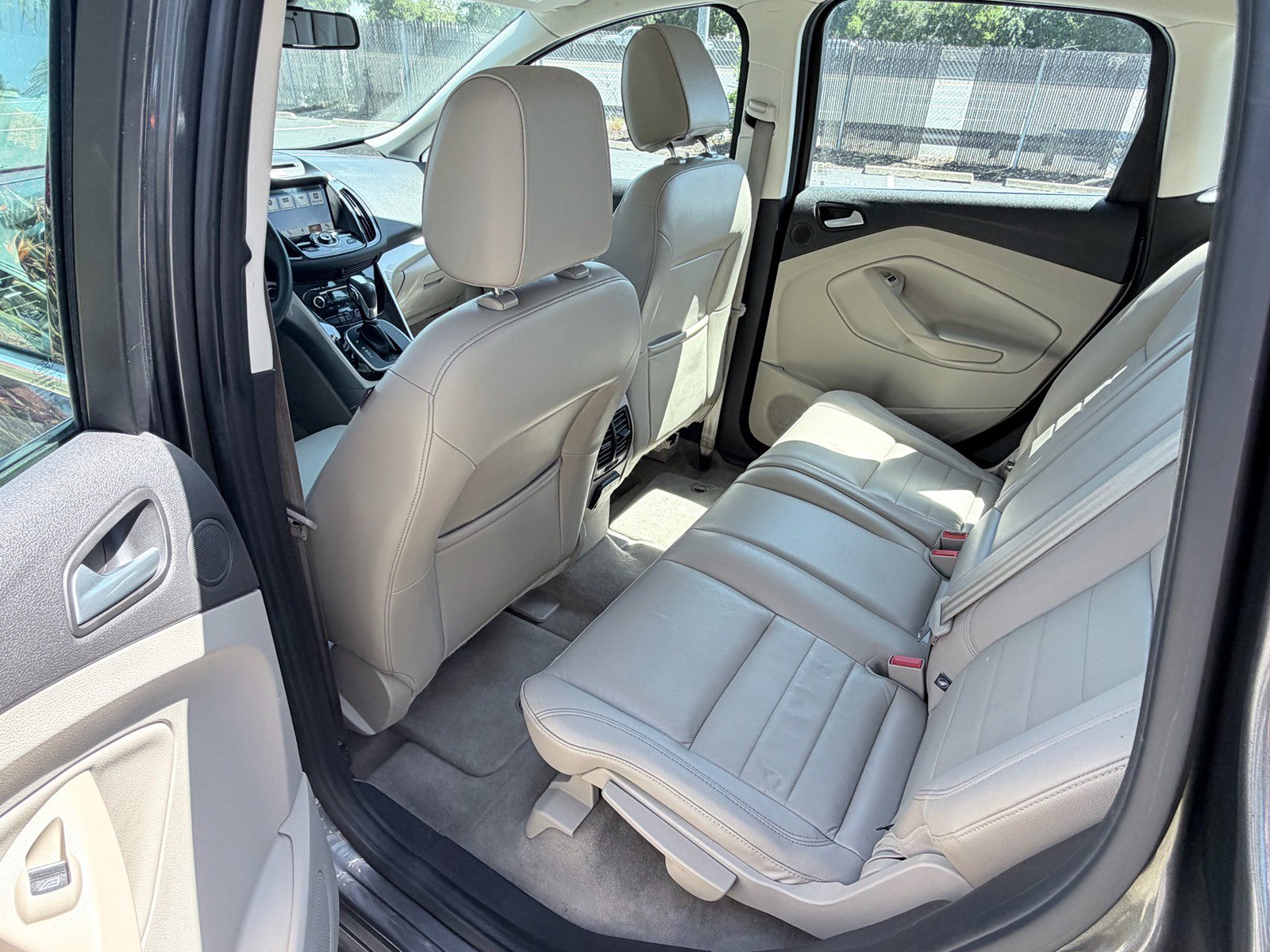 Used 2016 Ford C-MAX Energi SEL w/ Equipment Group 302A FWD image 15