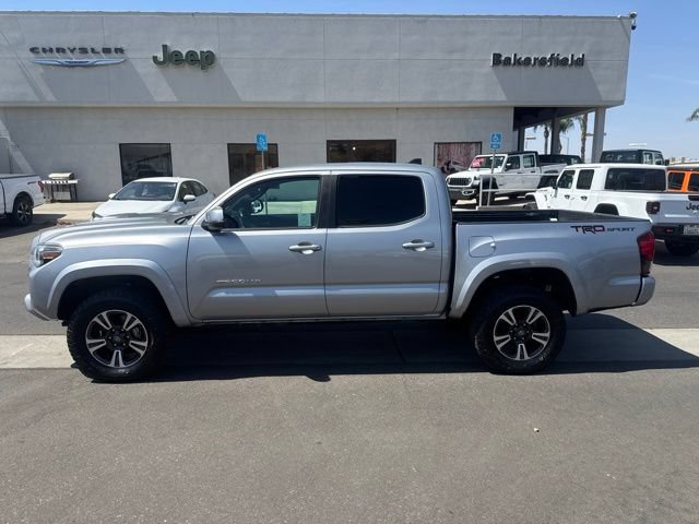 Used 2019 Toyota Tacoma TRD Sport w/ Technology Package RWD image 2