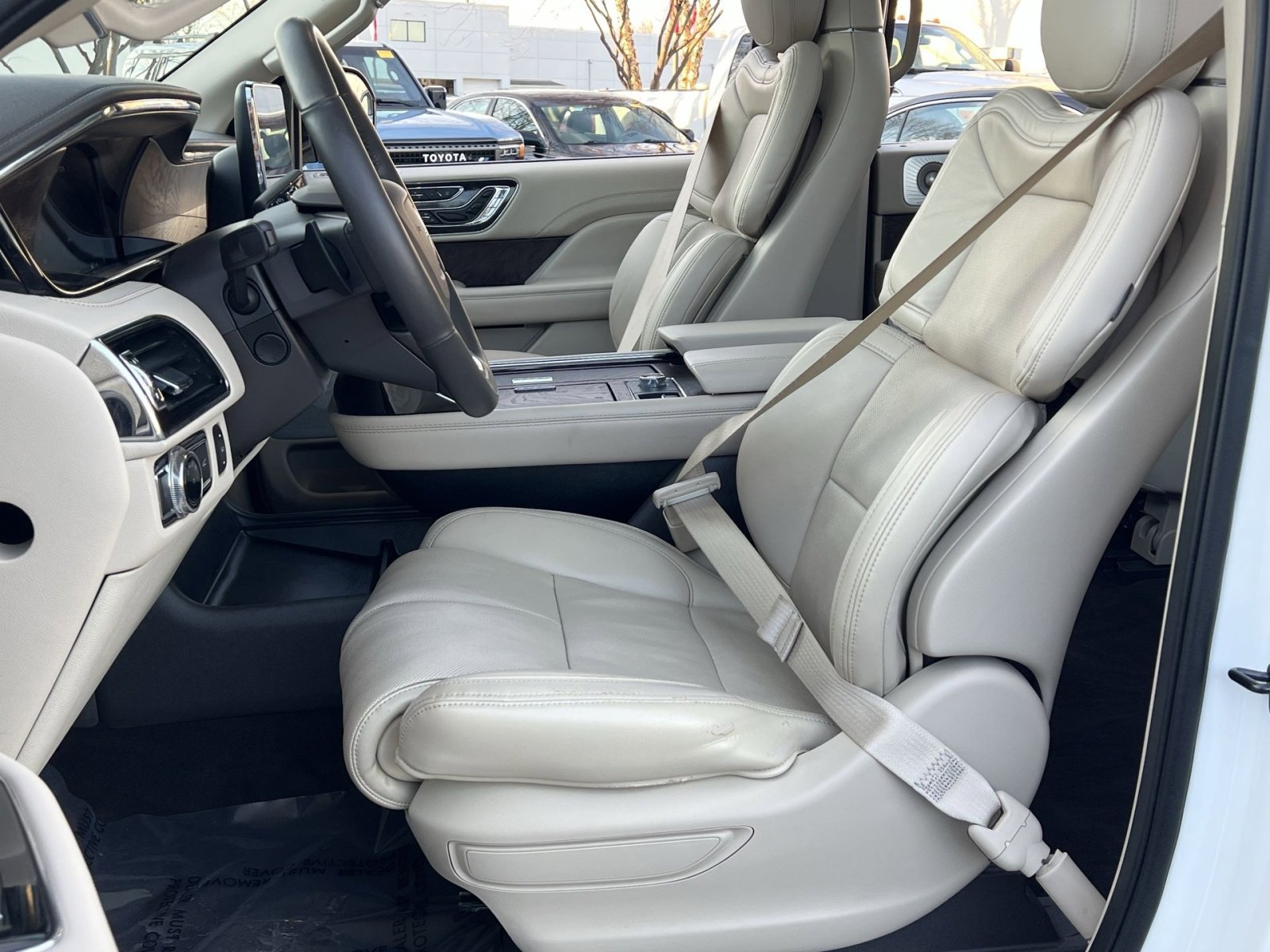 Used 2021 Lincoln Navigator Reserve w/ Luxury Package image 11