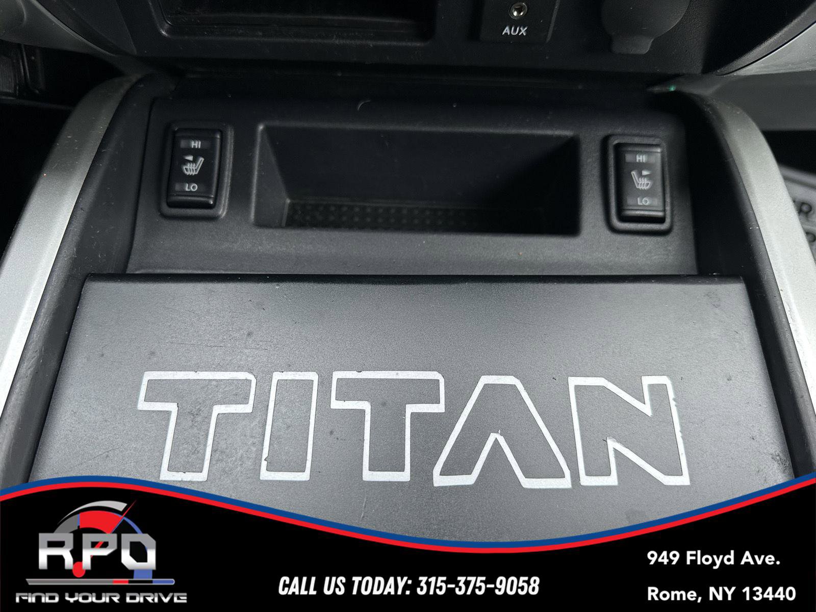 Used 2018 Nissan Titan SV w/ SV Convenience Package image 25