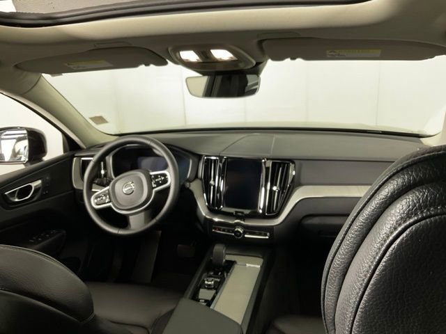 Certified 2025 Volvo XC60 B5 Plus image 33