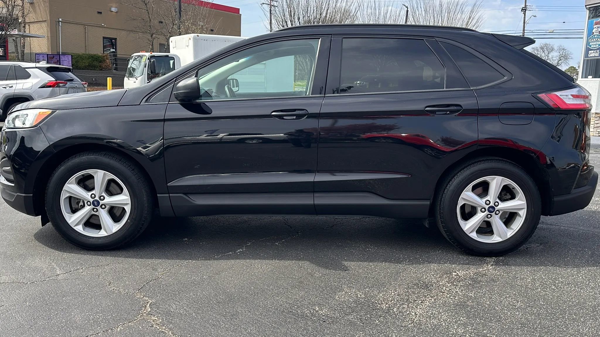 Used 2020 Ford Edge SE image 8