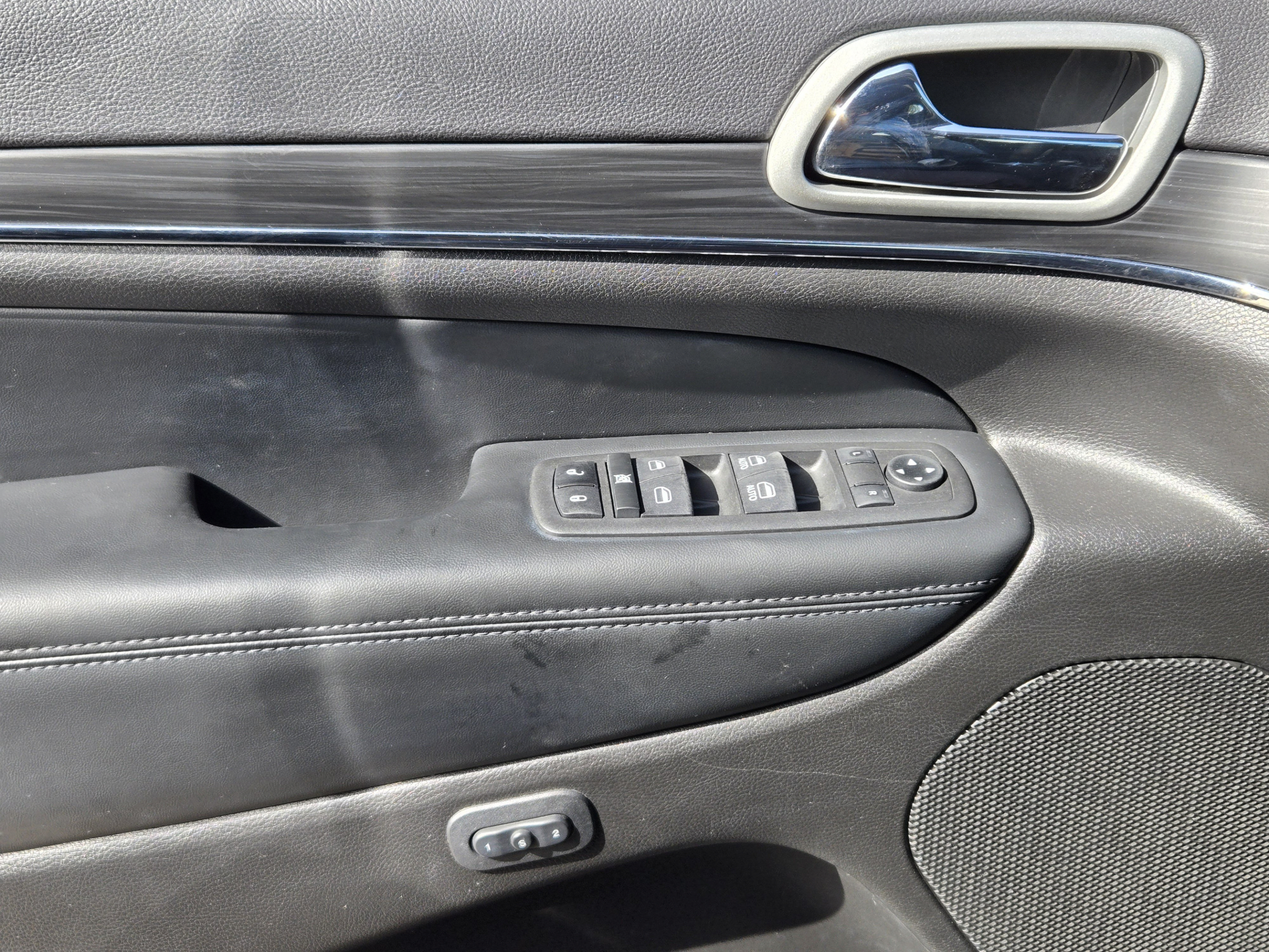 Used 2021 Jeep Grand Cherokee Limited RWD image 18
