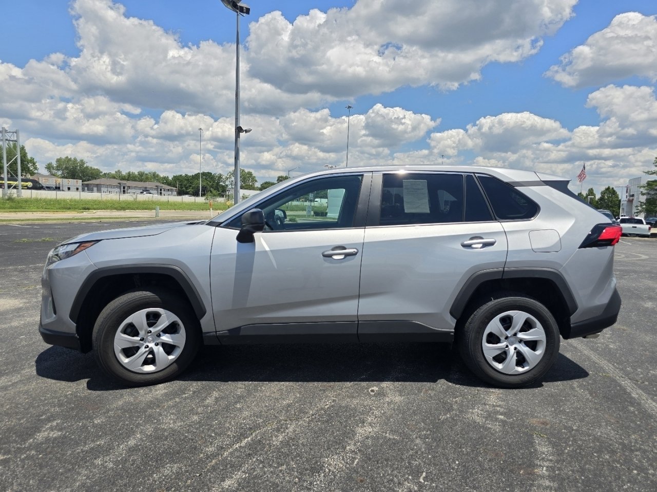 Certified 2024 Toyota RAV4 LE AWD/4WD image 10