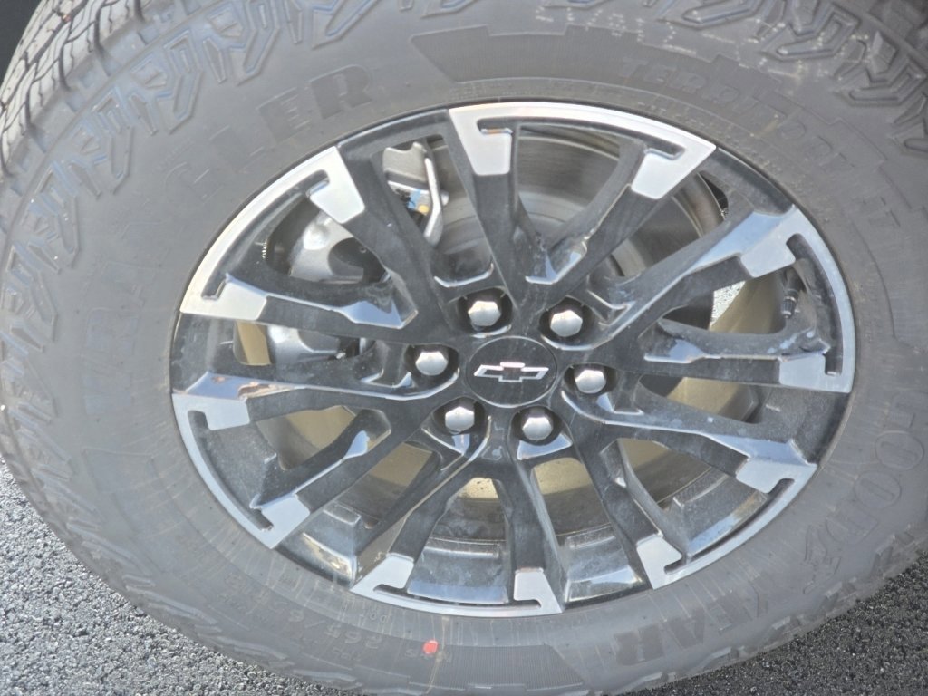 New 2026 Chevrolet Traverse Z71 w/ LPO, Floor Liner Package image 18