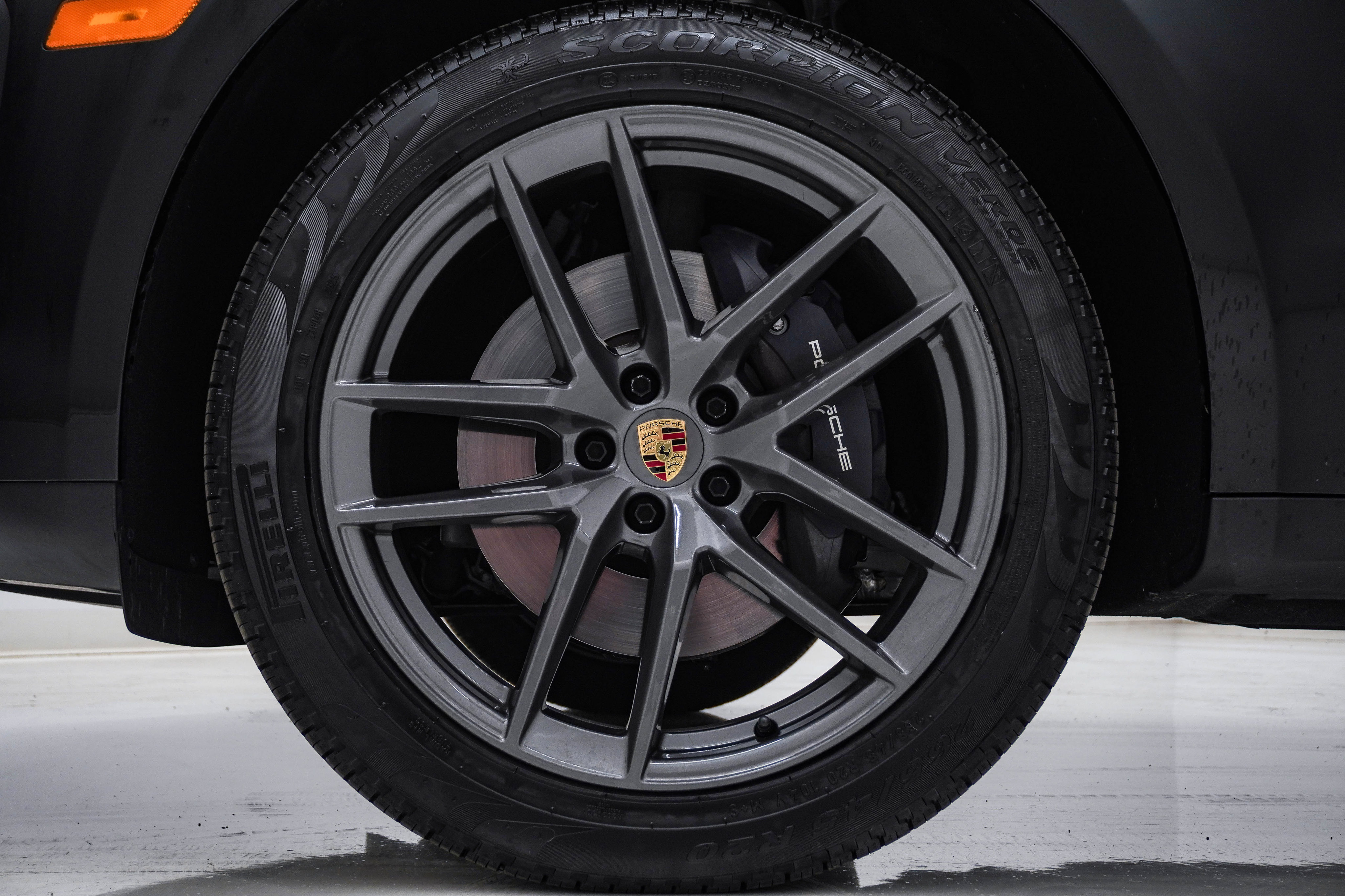 Certified 2026 Porsche Macan Turbo AWD/4WD image 16
