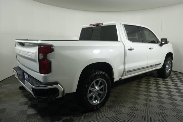 Used 2022 Chevrolet Silverado 1500 High Country w/ Z71 Off-Road Package AWD/4WD image 3
