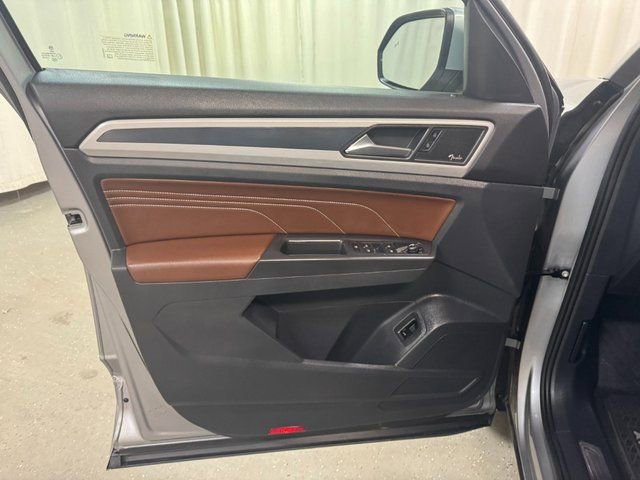 Used 2022 Volkswagen Atlas SEL Premium image 11