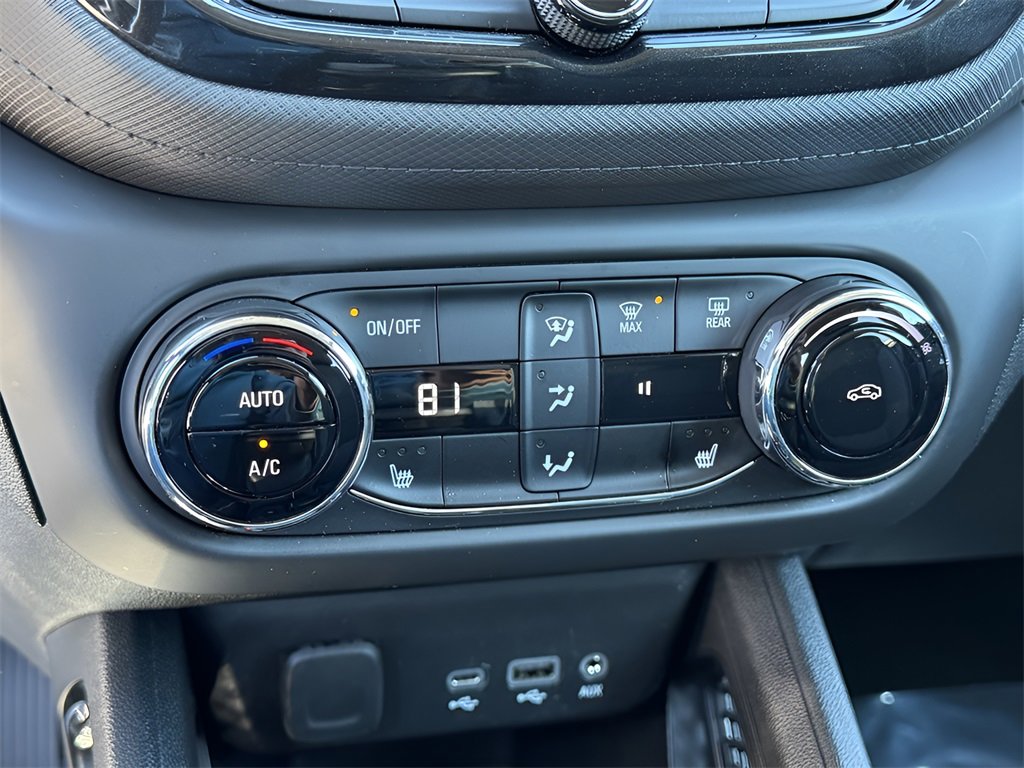 Used 2021 Chevrolet TrailBlazer LT w/ Convenience Package image 19