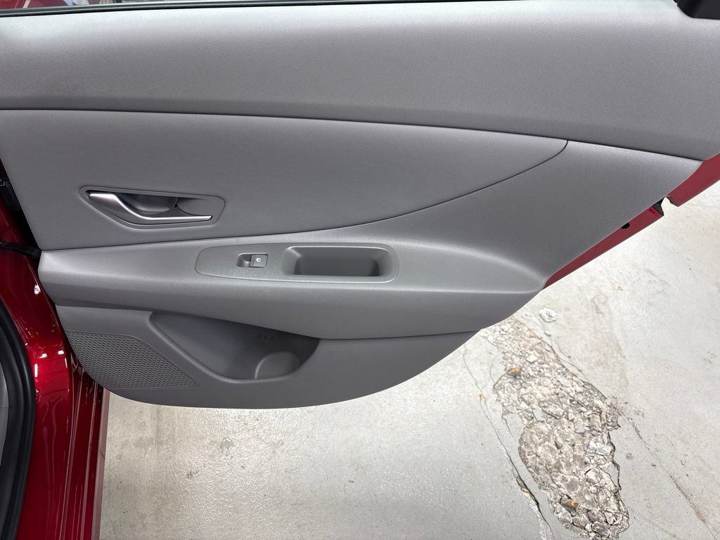 Used 2025 Hyundai Elantra Sport FWD image 10