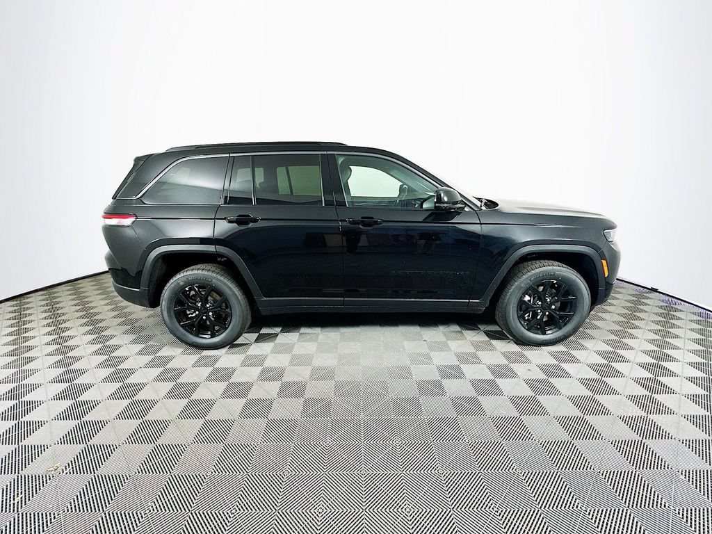 New 2026 Jeep Grand Cherokee Altitude AWD/4WD image 11