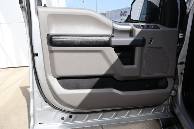Used 2019 Ford F150 XLT w/ Equipment Group 302A Luxury AWD/4WD image 15