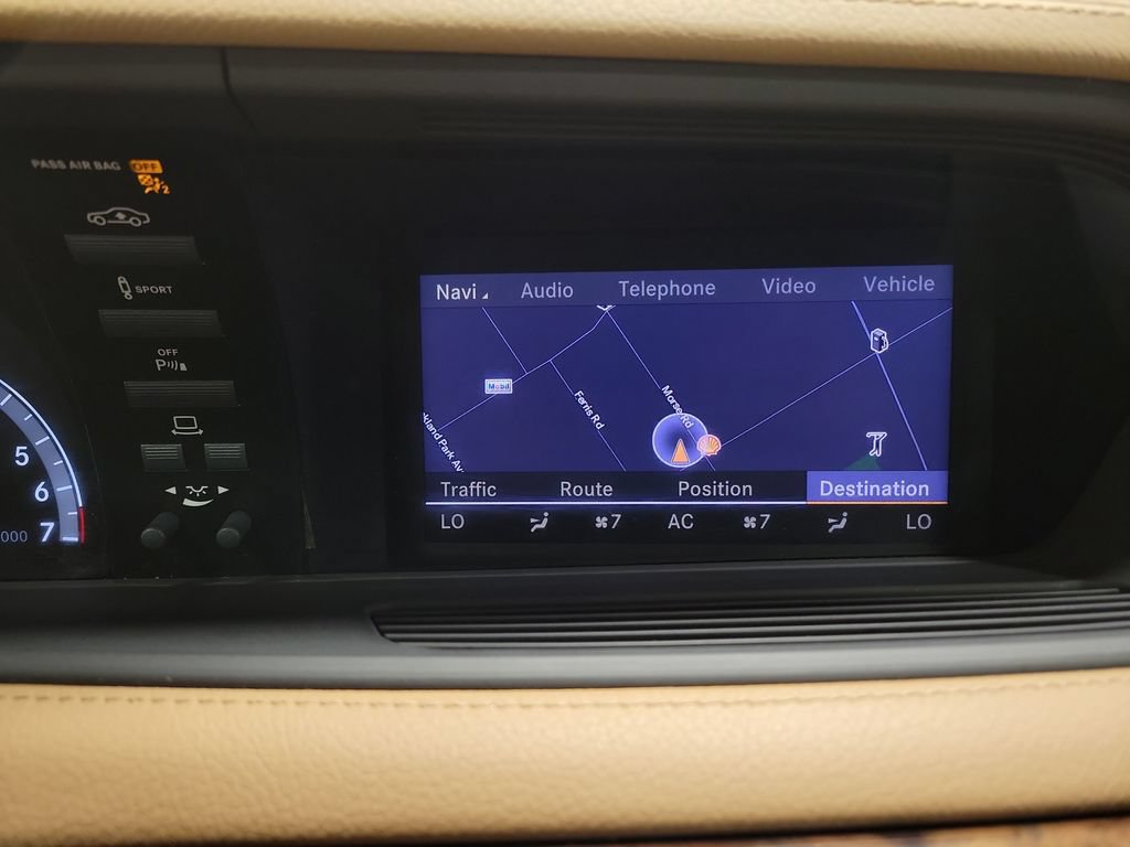 Used 2013 Mercedes-Benz CL 550 4MATIC image 22