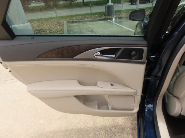 Used 2017 Lincoln MKZ Reserve w/ Technology Package FWD image 18