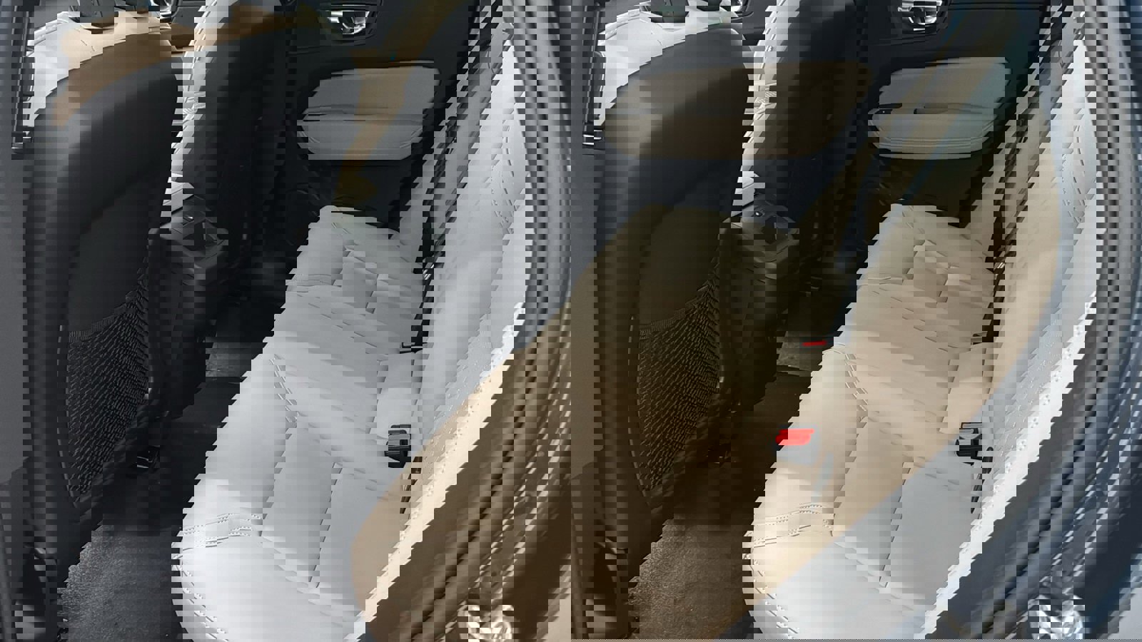 Used 2026 Volvo XC60 B5 Plus w/ Protection Package Premier image 27