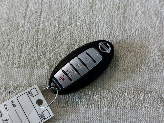 Used 2018 Nissan Rogue SL image 28