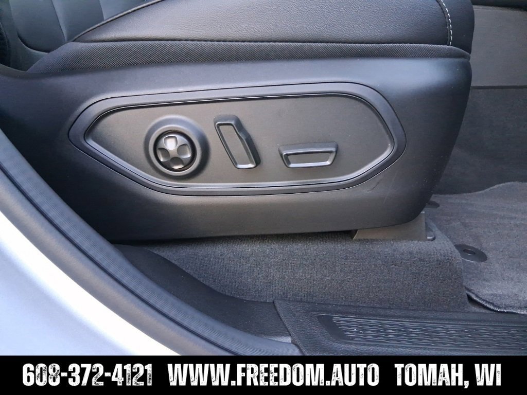 Used 2025 Jeep Grand Cherokee L Limited w/ Trailer Tow Package AWD/4WD image 28