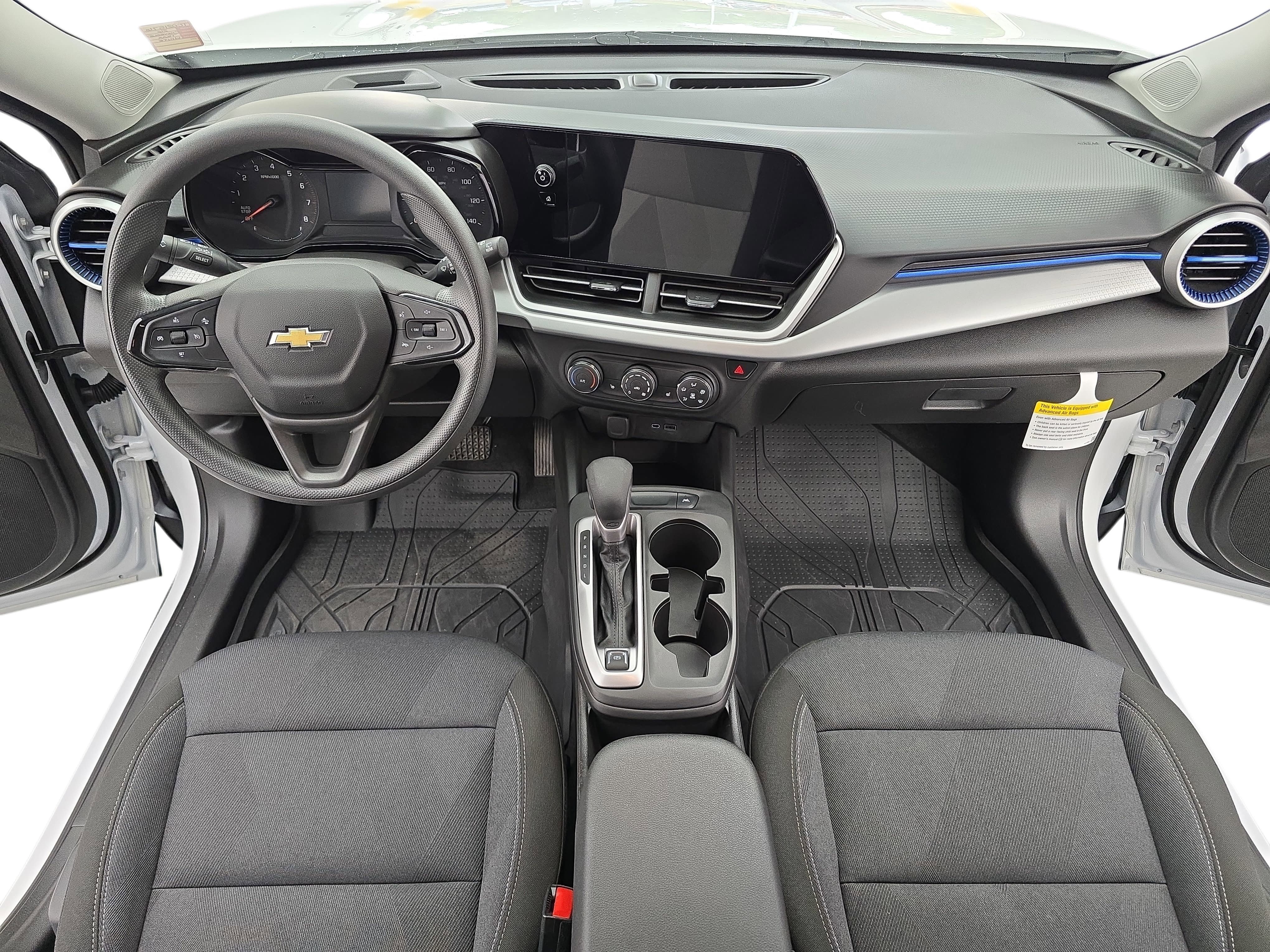 Used 2026 Chevrolet Trax LS w/ LS Convenience Package FWD image 9