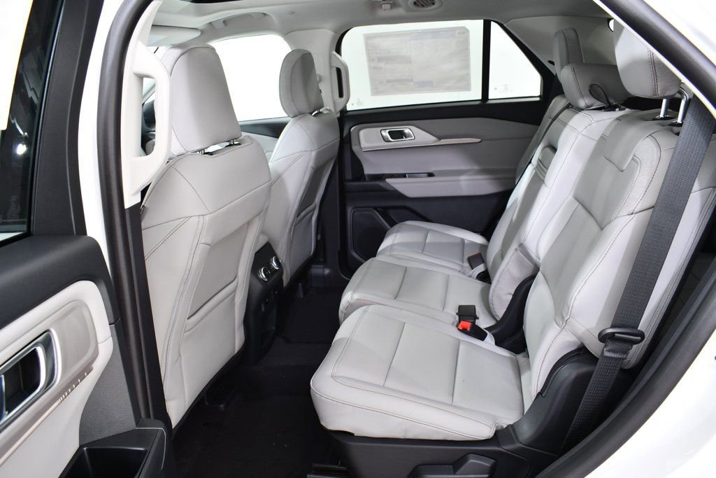 New 2025 Ford Explorer Active w/ Active Comfort Package image 16