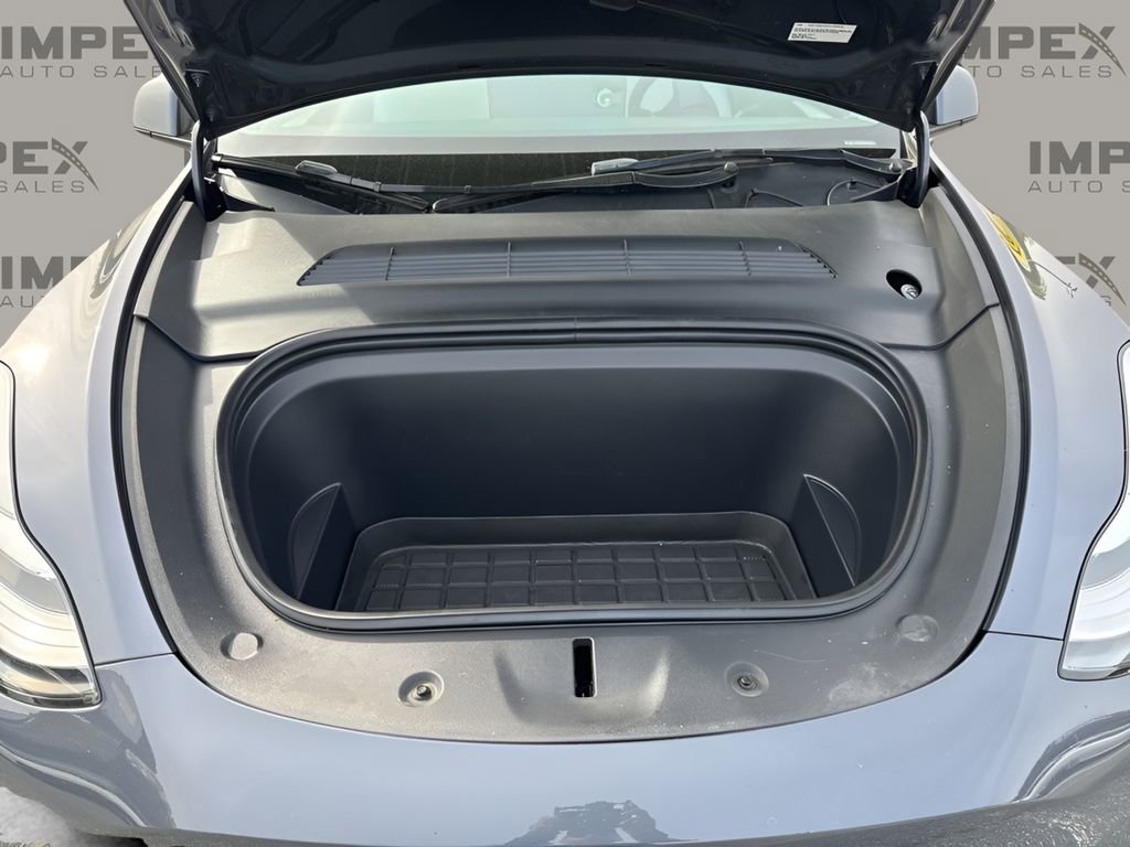Used 2023 Tesla Model Y Long Range image 37