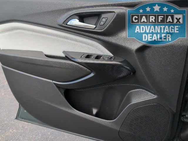 Certified 2025 Chevrolet Trax LT FWD image 14