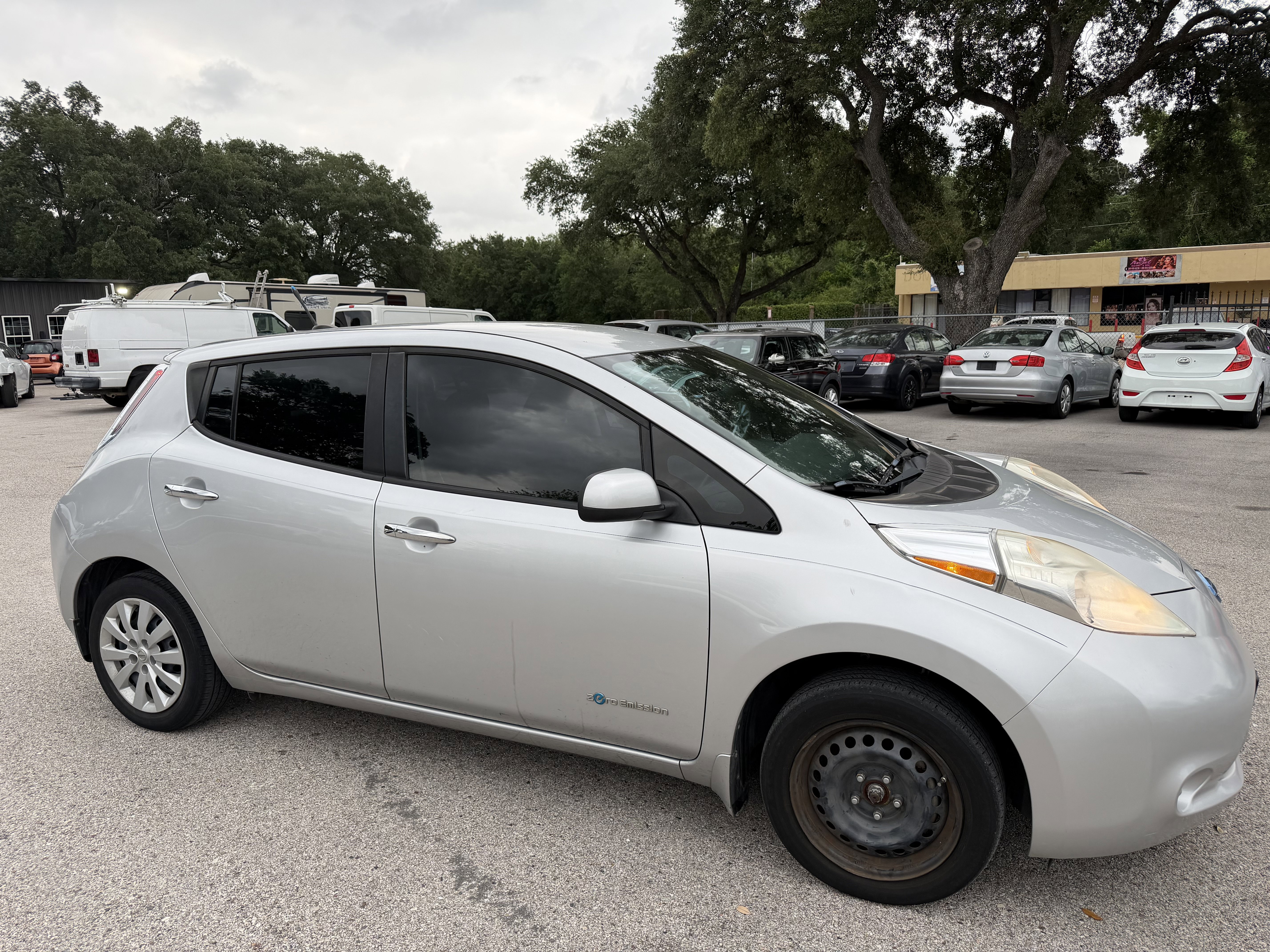 Used 2013 Nissan Leaf S w/ Charger Pkg FWD image 7