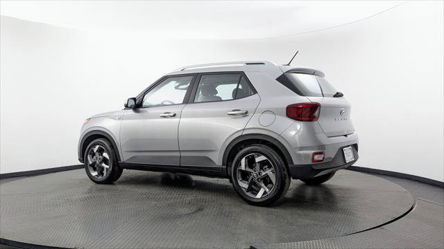 Used 2026 Hyundai Venue SEL FWD image 6