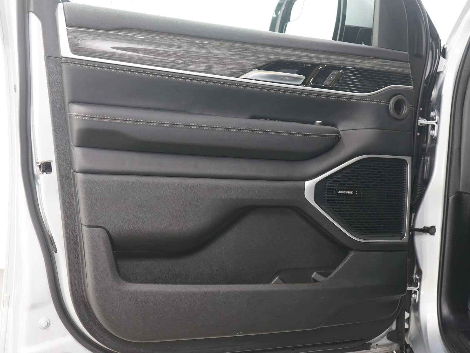 Used 2022 Jeep Wagoneer Series II w/ Premium Group I image 20