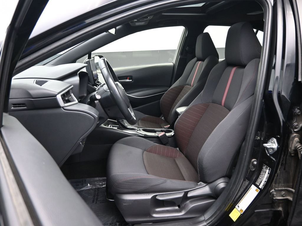 Used 2024 Toyota Corolla SE w/ SE Premium Package image 24
