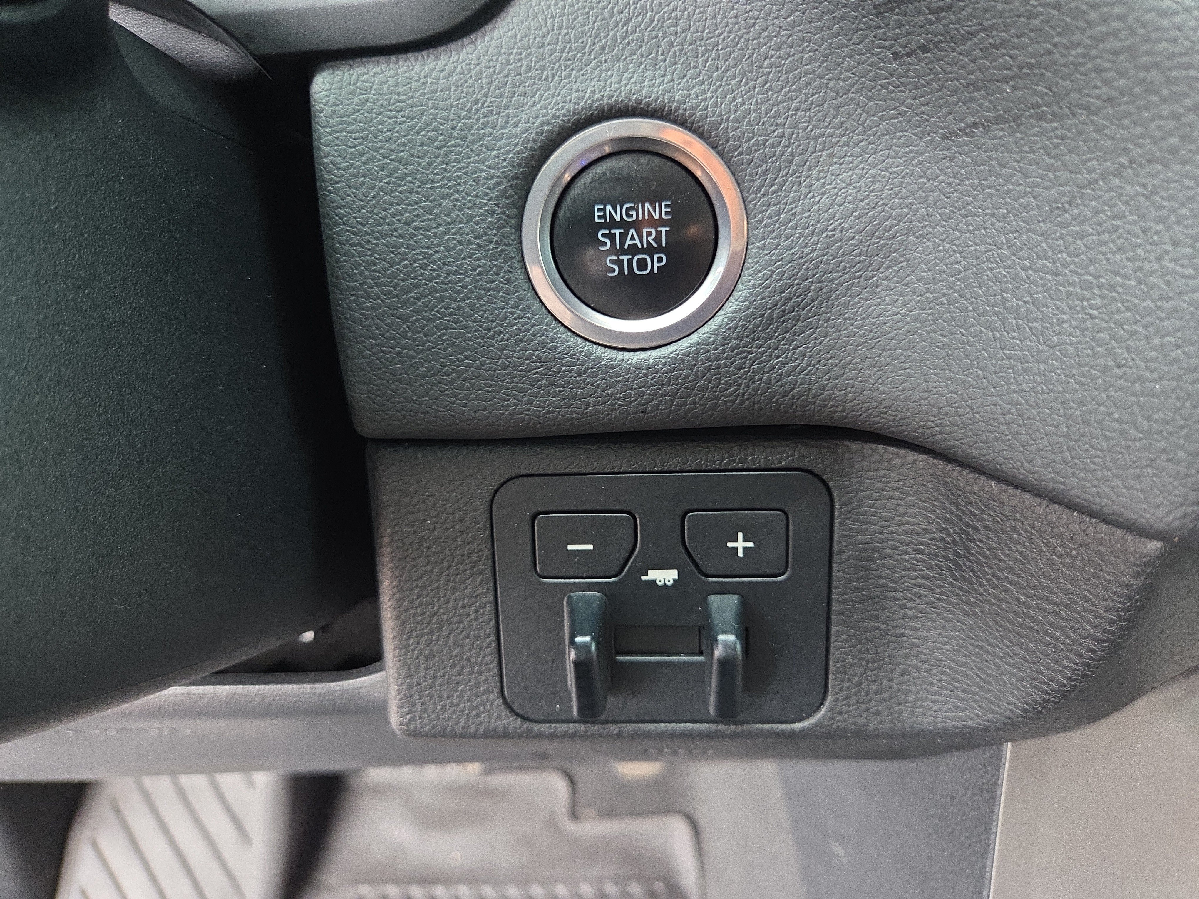 Used 2023 Toyota Tundra Limited AWD/4WD image 25