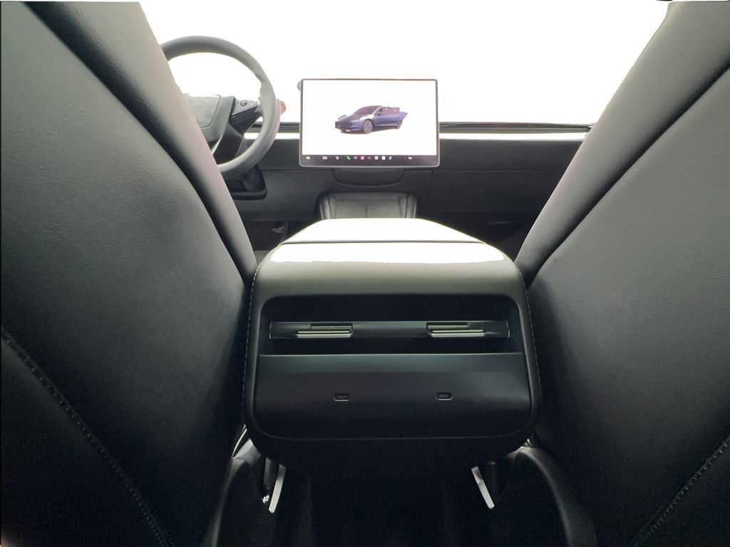 Used 2025 Tesla Model 3 image 32