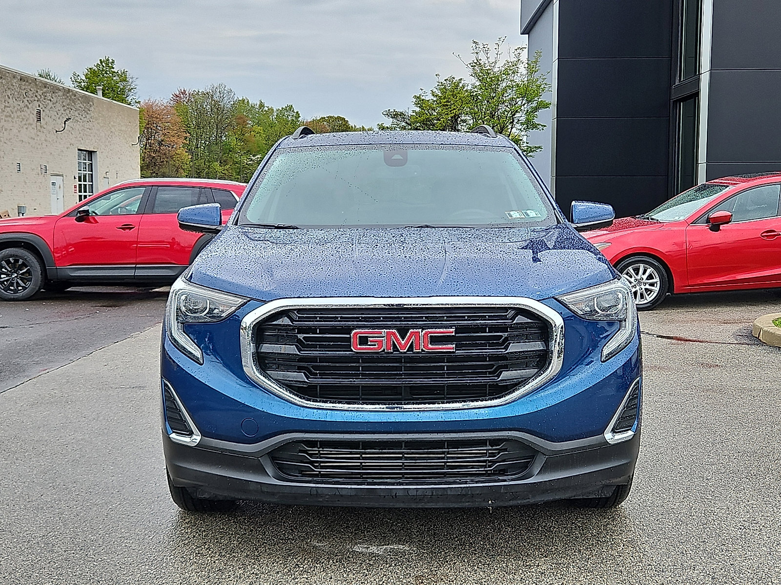 Used 2021 GMC Terrain SLE w/ Driver Convenience Package FWD image 2