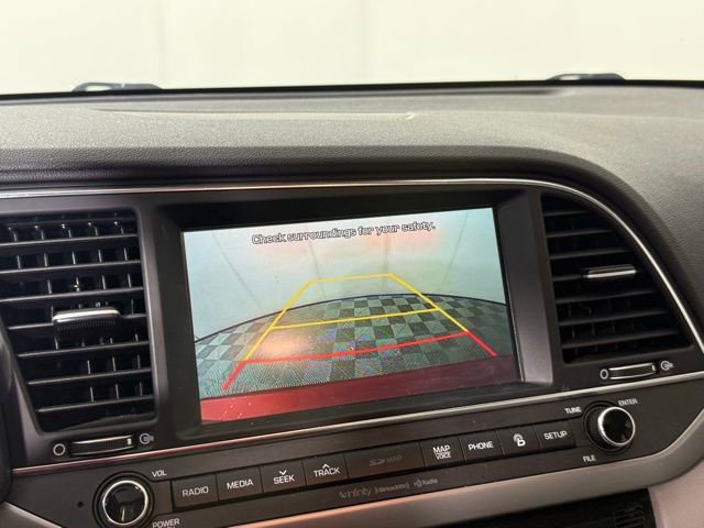 Used 2017 Hyundai Elantra Limited w/ Limited Tech Package 08 FWD image 39