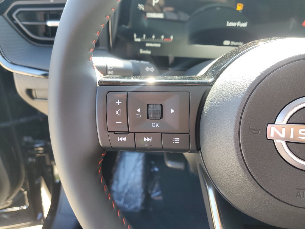 New 2027 Nissan Kicks SR w/ SR Premium Package FWD image 25