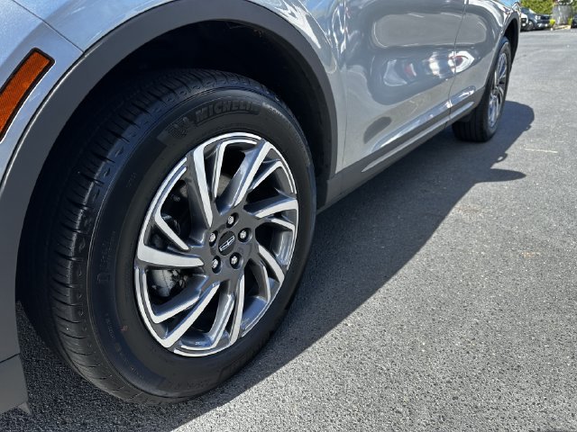 Certified 2023 Lincoln Corsair AWD w/ Equipment Group 101A image 12