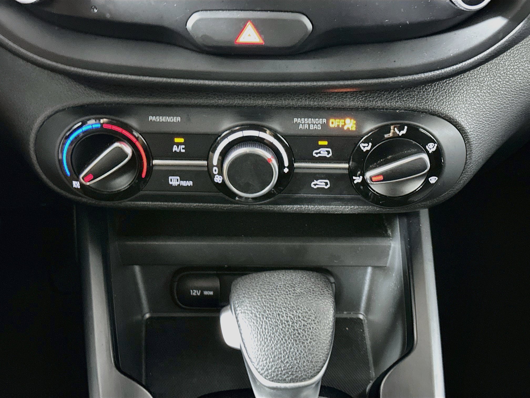 Used 2025 Kia Soul LX w/ LX Technology Package FWD image 23