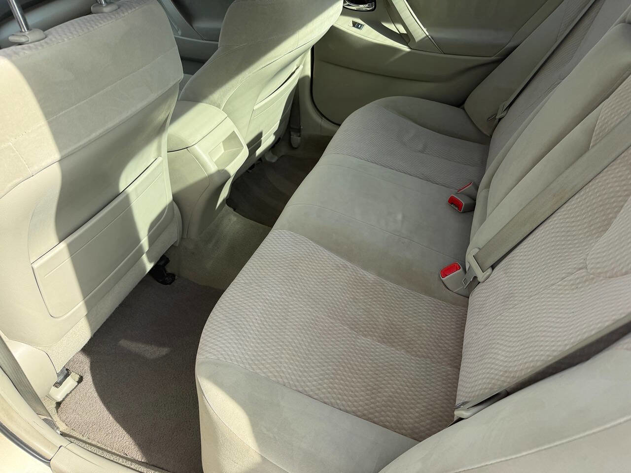 Used 2011 Toyota Camry LE w/ LE Extra-Value Pkg FWD image 11