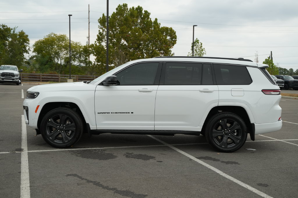 New 2027 Jeep Grand Cherokee L Limited AWD/4WD image 4