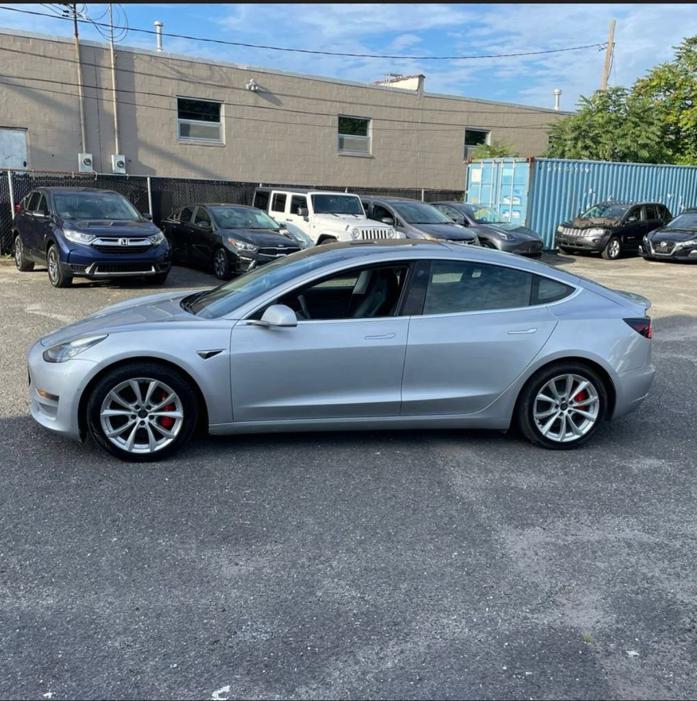 Used 2018 Tesla Model 3 Performance AWD/4WD image 3