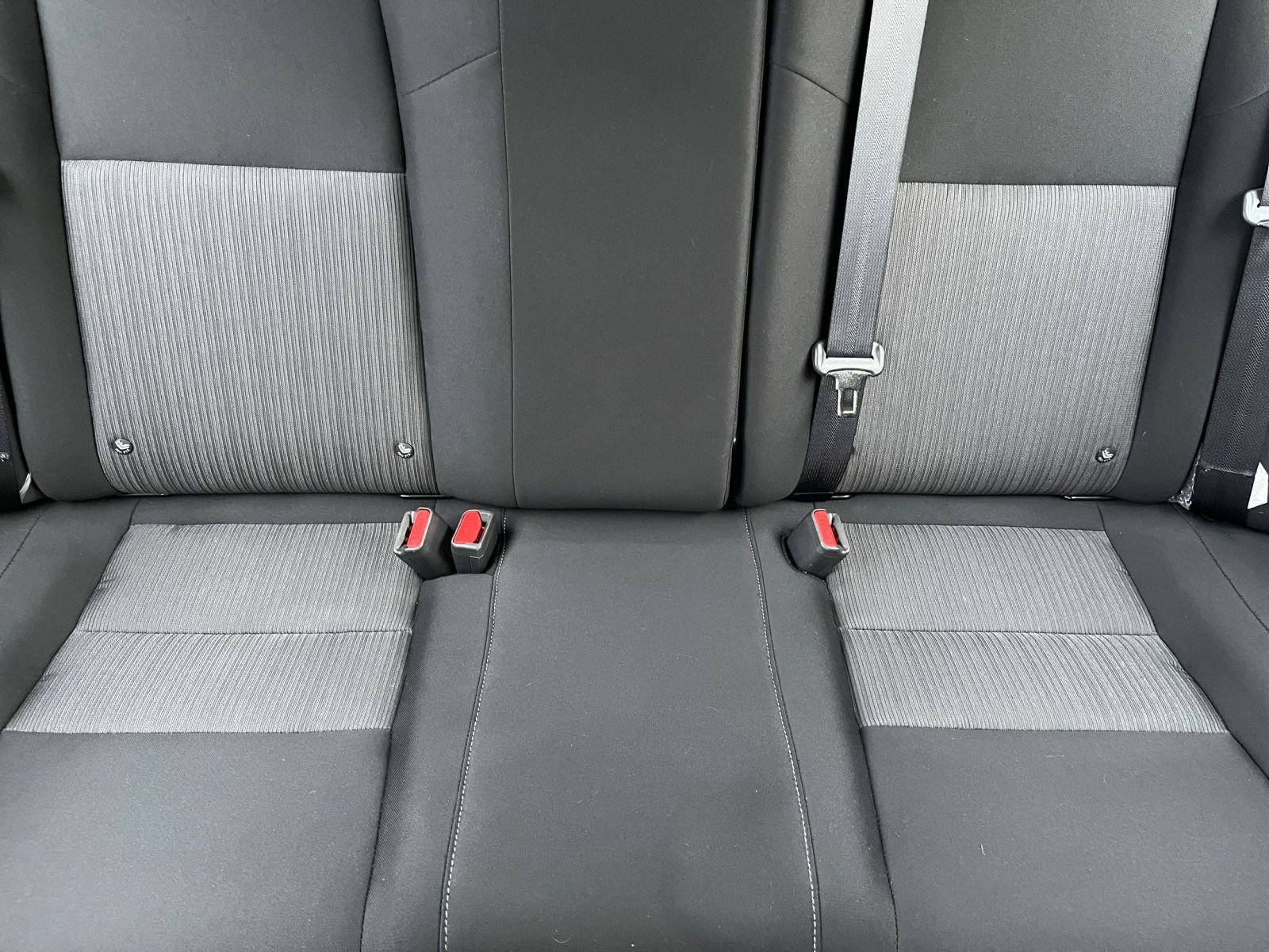 Used 2025 Nissan Sentra SV FWD image 36