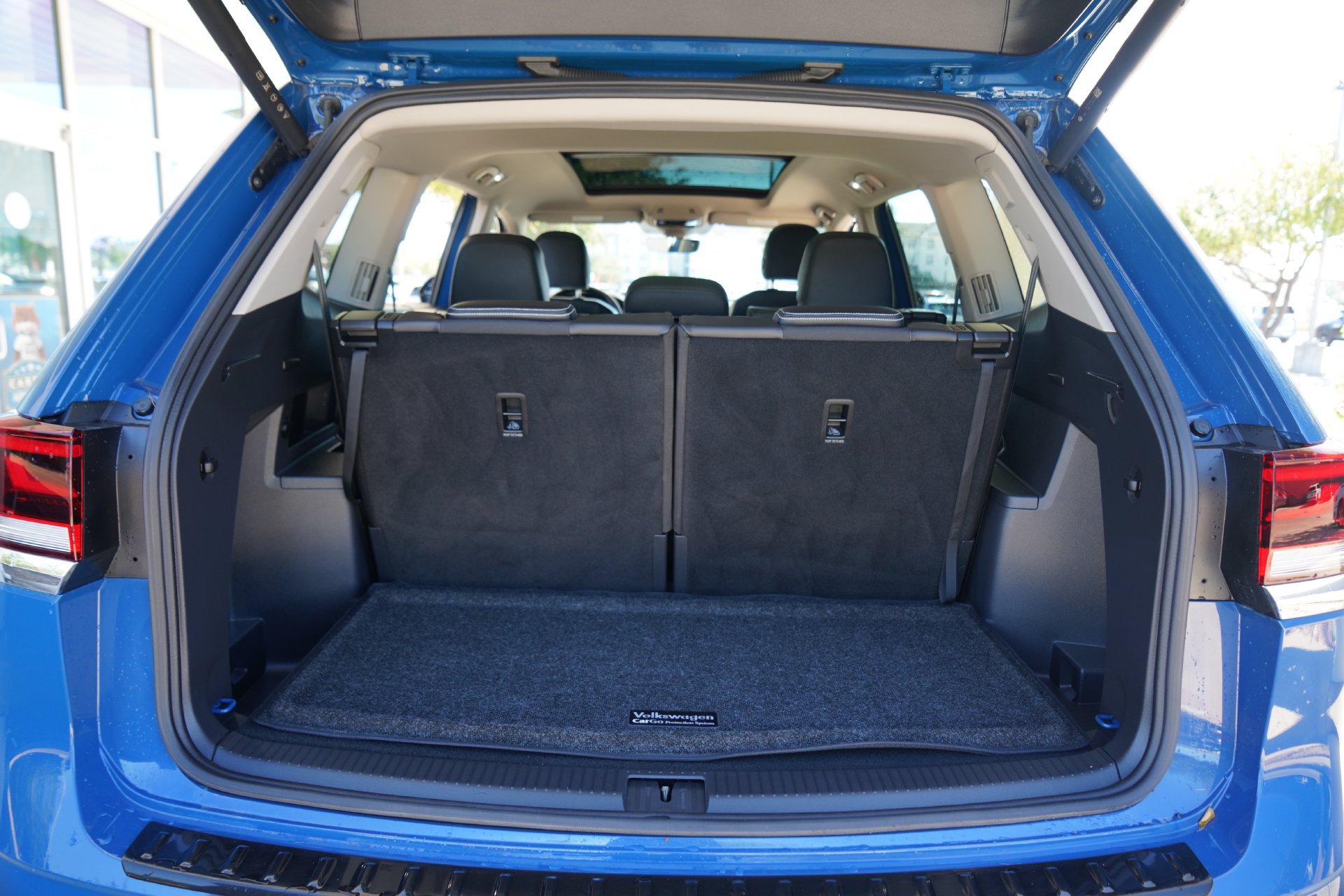 Certified 2025 Volkswagen Atlas SEL Premium R-Line AWD/4WD image 33