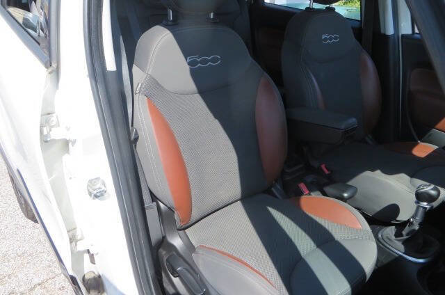 Used 2014 FIAT 500L Trekking w/ Popular Equipment Group FWD image 23