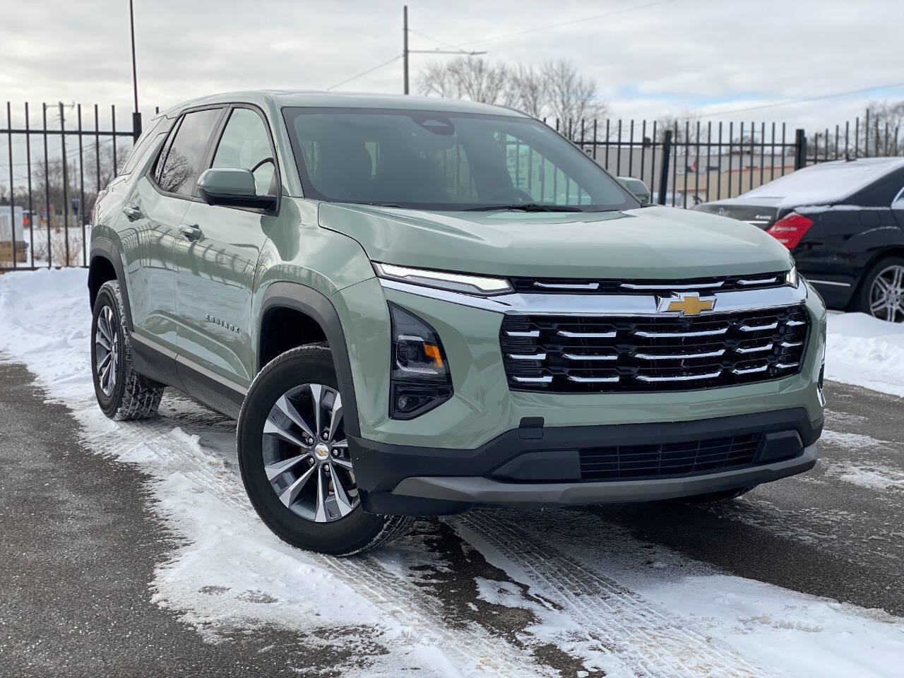 Used 2025 Chevrolet Equinox LT w/ Safety and Technology Package image 5