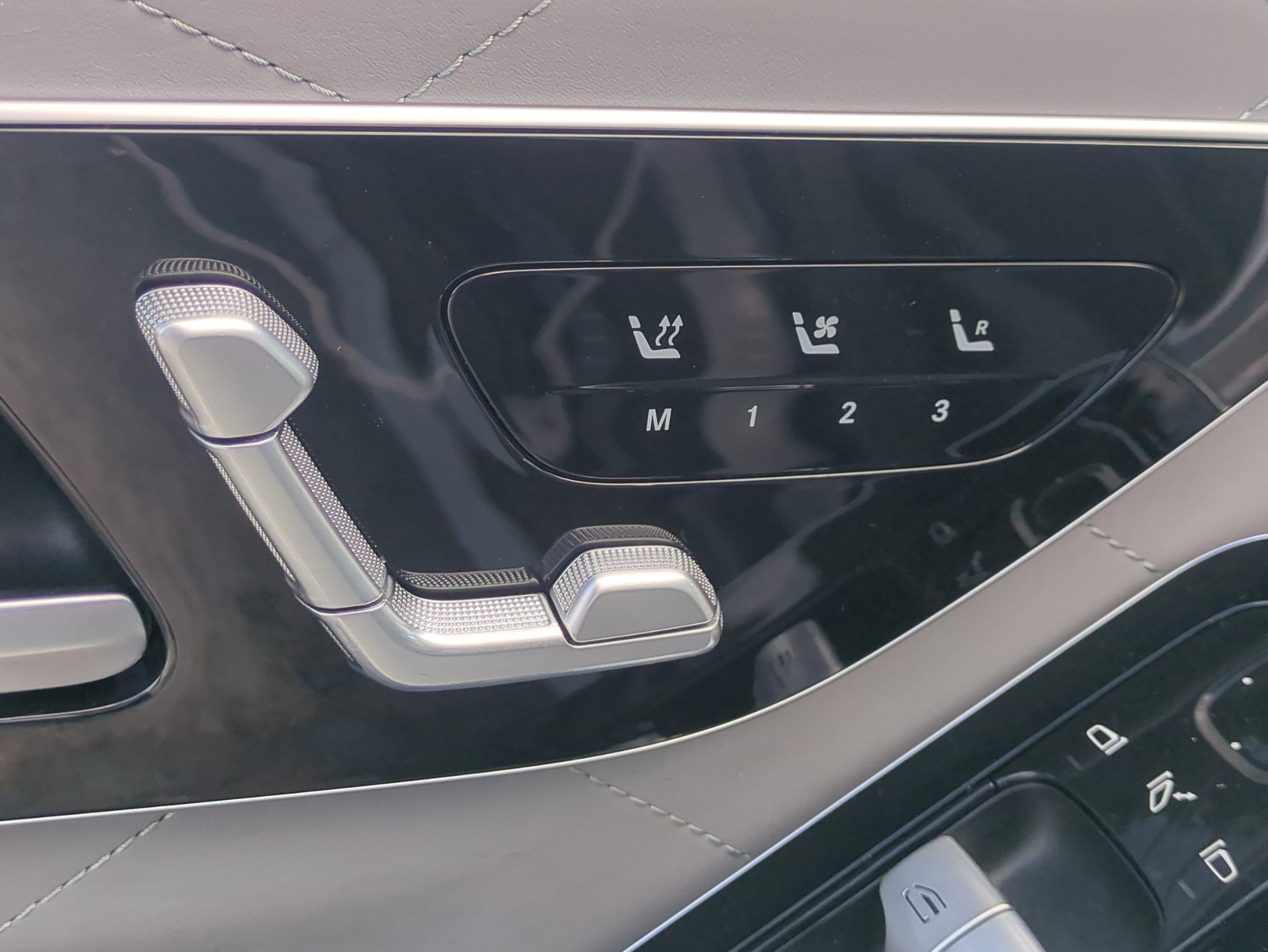 Used 2023 Mercedes-Benz S 580 4MATIC Sedan image 19