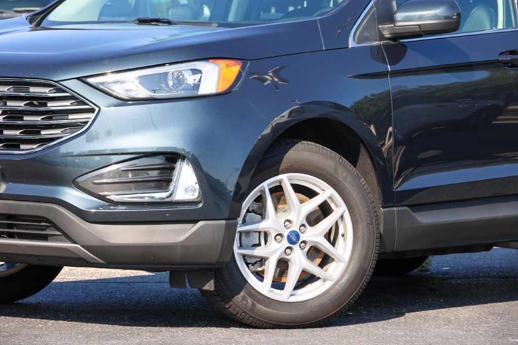 Used 2022 Ford Edge SEL w/ Convenience Package AWD/4WD image 4