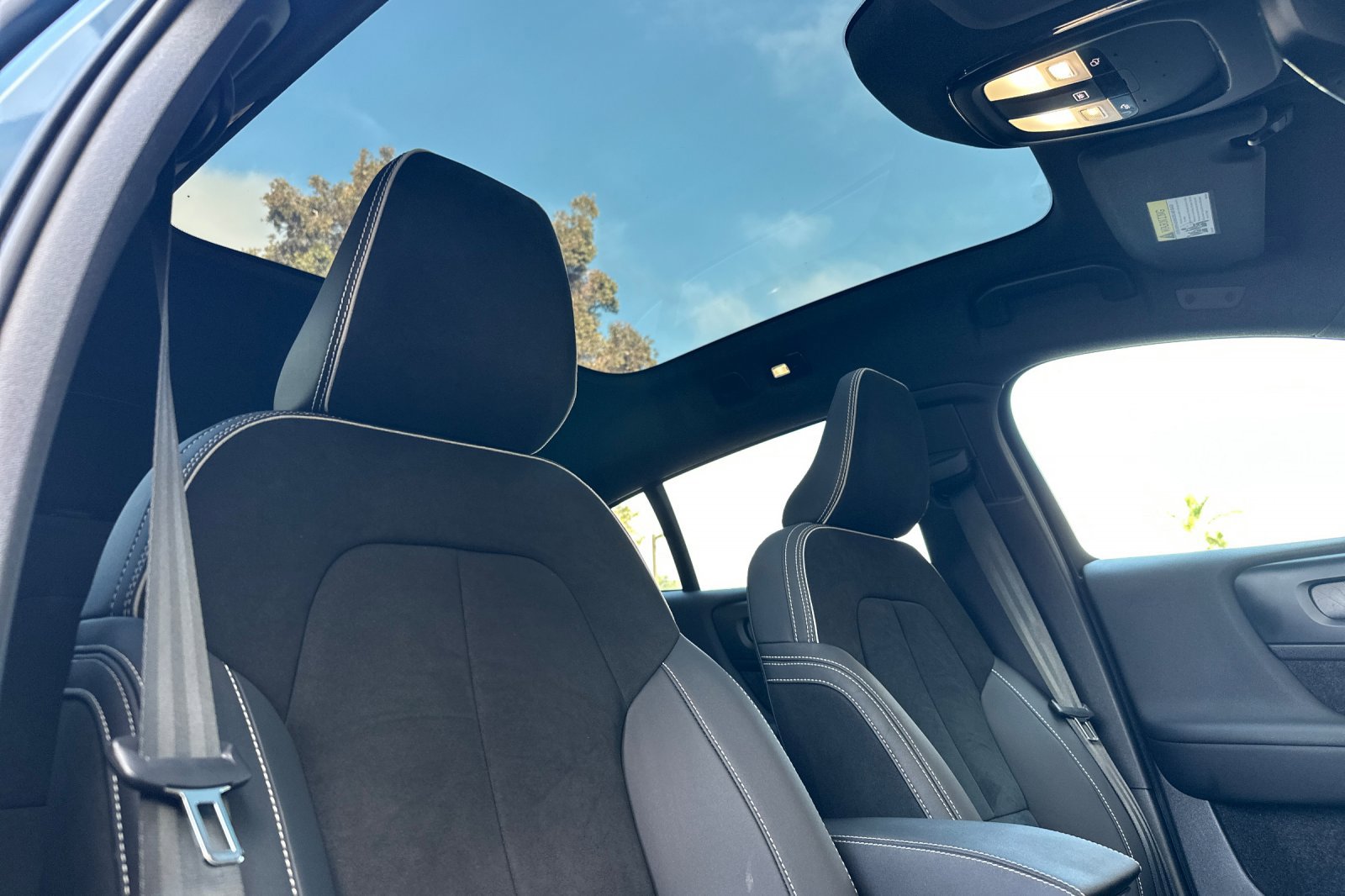 Certified 2023 Volvo C40 P8 Recharge Ultimate AWD/4WD image 19