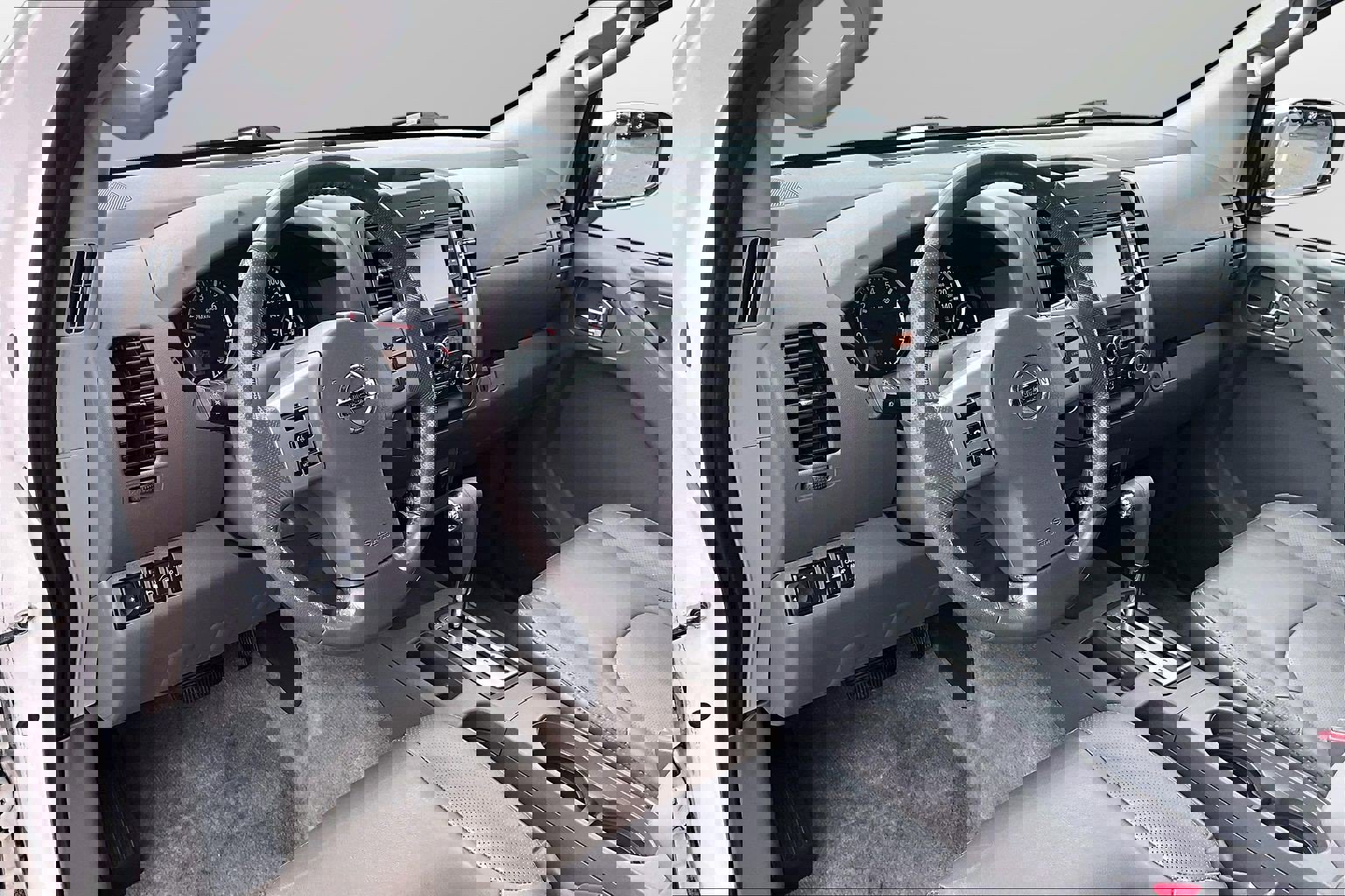 Used 2017 Nissan Frontier SL AWD/4WD image 20