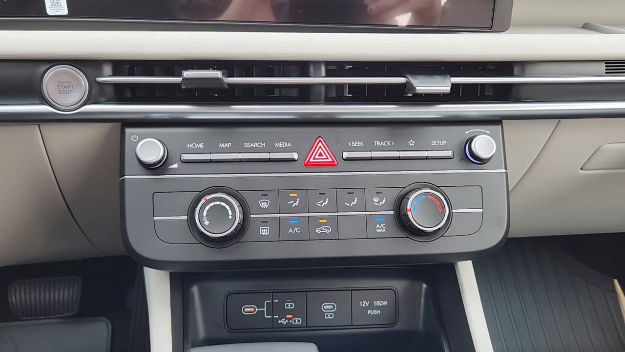 New 2025 Hyundai Tucson SE image 14